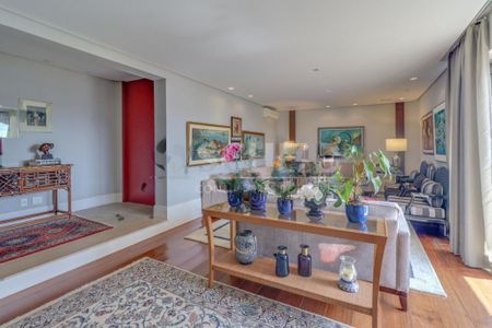 Apartamento à venda com 3 quartos, 240m² em Santo Amaro, São Paulo