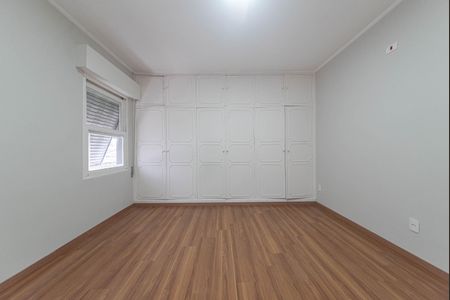 Casa de condomínio à venda com 582m², 4 quartos e 5 vagas Casa de condomínio à venda com 582m², 4 quartos e 5 vagasQuarto 3