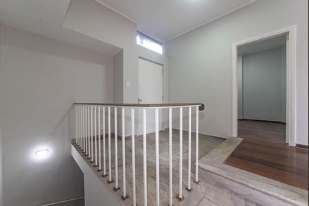 Casa de condomínio à venda com 582m², 4 quartos e 5 vagas Casa de condomínio à venda com 582m², 4 quartos e 5 vagasSala