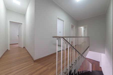 Casa de condomínio à venda com 582m², 4 quartos e 5 vagas Casa de condomínio à venda com 582m², 4 quartos e 5 vagasCorredor