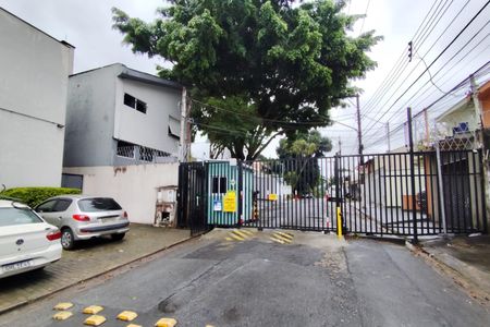 Casa de condomínio à venda com 582m², 4 quartos e 5 vagas Casa de condomínio à venda com 582m², 4 quartos e 5 vagasFachada e Portaria