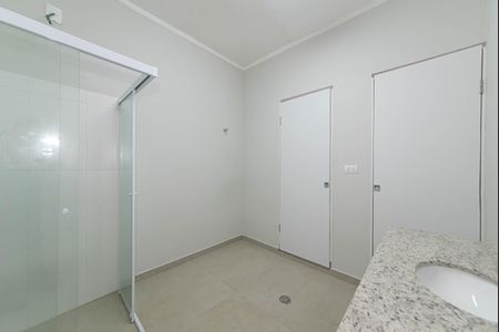 Casa de condomínio à venda com 582m², 4 quartos e 5 vagas Casa de condomínio à venda com 582m², 4 quartos e 5 vagasBanheiro Social