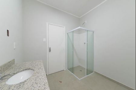 Casa de condomínio à venda com 582m², 4 quartos e 5 vagas Casa de condomínio à venda com 582m², 4 quartos e 5 vagasBanheiro Social