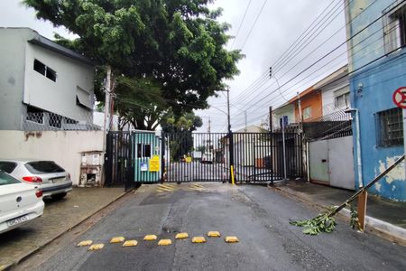 Casa de condomínio à venda com 582m², 4 quartos e 5 vagas Casa de condomínio à venda com 582m², 4 quartos e 5 vagasFachada e Portaria
