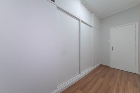 Casa de condomínio à venda com 582m², 4 quartos e 5 vagas Casa de condomínio à venda com 582m², 4 quartos e 5 vagasSuite