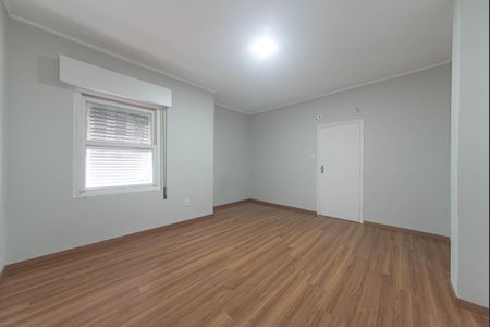 Casa de condomínio à venda com 582m², 4 quartos e 5 vagas Casa de condomínio à venda com 582m², 4 quartos e 5 vagasQuarto 1