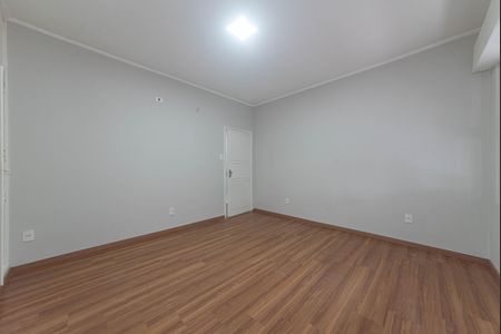 Casa de condomínio à venda com 582m², 4 quartos e 5 vagas Casa de condomínio à venda com 582m², 4 quartos e 5 vagasQuarto 3