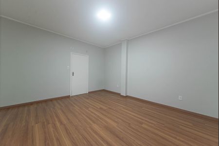 Casa de condomínio à venda com 582m², 4 quartos e 5 vagas Casa de condomínio à venda com 582m², 4 quartos e 5 vagasQuarto 1