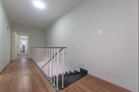 Casa de condomínio à venda com 582m², 4 quartos e 5 vagas Casa de condomínio à venda com 582m², 4 quartos e 5 vagasCorredor