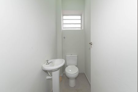 Casa de condomínio à venda com 582m², 4 quartos e 5 vagas Casa de condomínio à venda com 582m², 4 quartos e 5 vagasLavabo