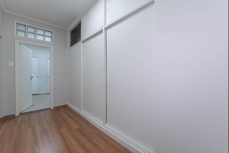 Casa de condomínio à venda com 582m², 4 quartos e 5 vagas Casa de condomínio à venda com 582m², 4 quartos e 5 vagasSuite