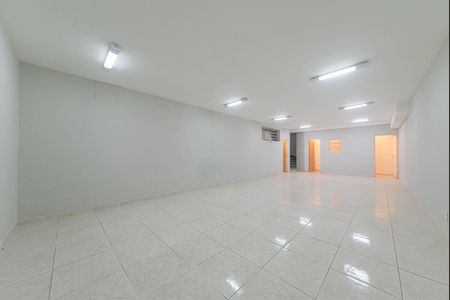 Casa de condomínio à venda com 582m², 4 quartos e 5 vagas Casa de condomínio à venda com 582m², 4 quartos e 5 vagasSalão de Festas