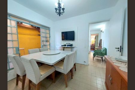 Casa à venda com 3 quartos, 180m² em Vila Alexandria, São Paulo
