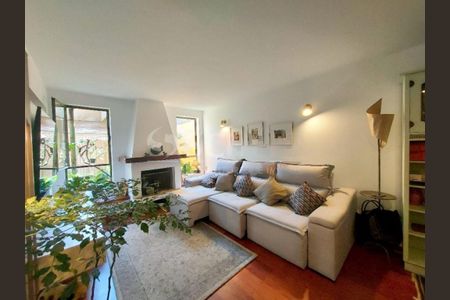 Casa à venda com 3 quartos, 180m² em Vila Alexandria, São Paulo