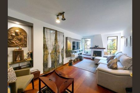Casa à venda com 3 quartos, 180m² em Vila Alexandria, São Paulo