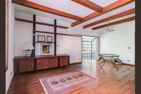 Casa à venda com 4 quartos, 273m² em Jardim Marajoara, São Paulo