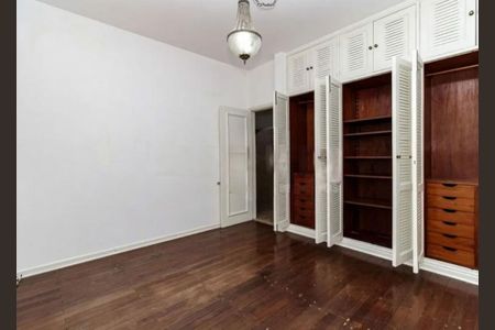 Casa à venda com 4 quartos, 273m² em Jardim Marajoara, São Paulo