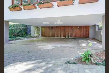 Casa à venda com 4 quartos, 273m² em Jardim Marajoara, São Paulo