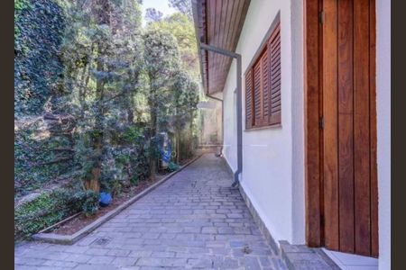 Casa à venda com 4 quartos, 273m² em Jardim Marajoara, São Paulo