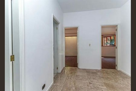 Casa à venda com 4 quartos, 273m² em Jardim Marajoara, São Paulo