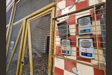 Casa para alugar com 80m², 2 quartos e sem vaga Casa para alugar com 80m², 2 quartos e sem vagaInterfones