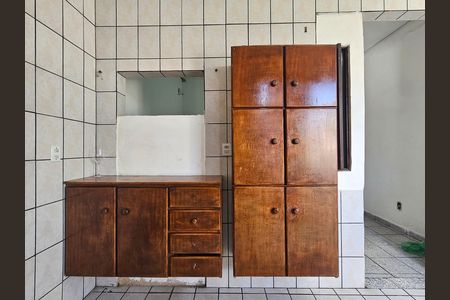 Casa para alugar com 80m², 2 quartos e sem vaga Casa para alugar com 80m², 2 quartos e sem vagaCozinha - Armários