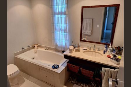 Apartamento à venda com 140m², 4 quartos e 2 vagas