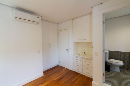 Apartamento para alugar com 72m², 2 quartos e 2 vagas Apartamento para alugar com 72m², 2 quartos e 2 vagasSuíte 1