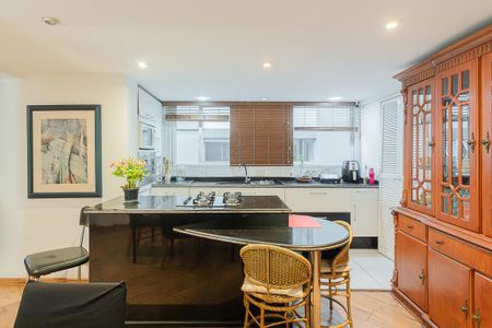 Apartamento à venda com 80m², 2 quartos e 1 vaga Apartamento à venda com 80m², 2 quartos e 1 vagaCozinha