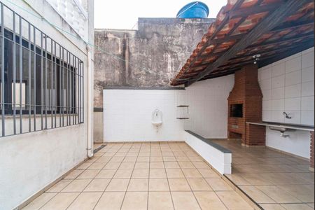 Casa à venda com 210m², 4 quartos e 2 vagas Casa à venda com 210m², 4 quartos e 2 vagasQuintal Fundos