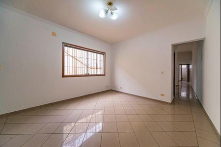 Casa à venda com 210m², 4 quartos e 2 vagas Casa à venda com 210m², 4 quartos e 2 vagasSala