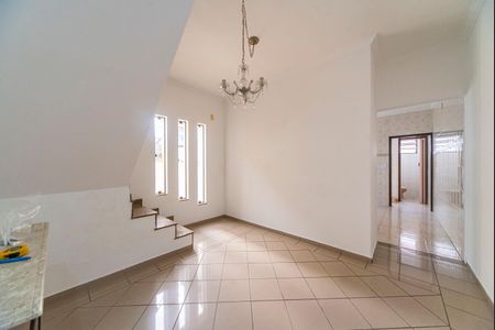 Casa à venda com 210m², 4 quartos e 2 vagas Casa à venda com 210m², 4 quartos e 2 vagasSala de Jantar
