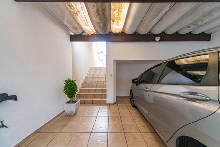 Casa à venda com 210m², 4 quartos e 2 vagas Casa à venda com 210m², 4 quartos e 2 vagasGaragem