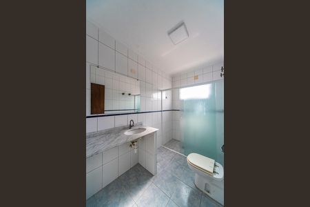 Casa à venda com 210m², 4 quartos e 2 vagas Casa à venda com 210m², 4 quartos e 2 vagasBanheiro social 2