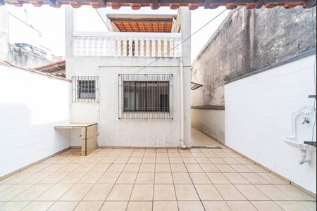 Casa à venda com 210m², 4 quartos e 2 vagas Casa à venda com 210m², 4 quartos e 2 vagasQuintal Fundos