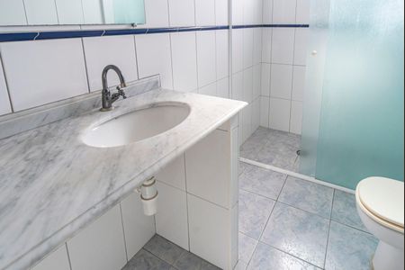 Casa à venda com 210m², 4 quartos e 2 vagas Casa à venda com 210m², 4 quartos e 2 vagasBanheiro social 2