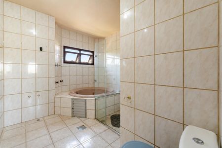 Casa para alugar com 200m², 4 quartos e 3 vagas Casa para alugar com 200m², 4 quartos e 3 vagasBanheiro 1