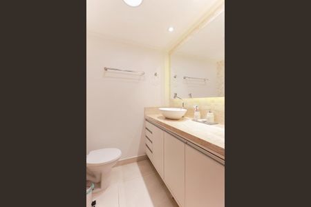 Apartamento para alugar com 90m², 3 quartos e 1 vaga Apartamento para alugar com 90m², 3 quartos e 1 vagaBanheiro social