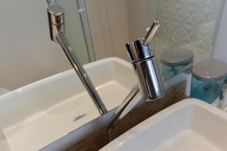 Apartamento para alugar com 90m², 3 quartos e 1 vaga Apartamento para alugar com 90m², 3 quartos e 1 vagaBanheiro da suíte