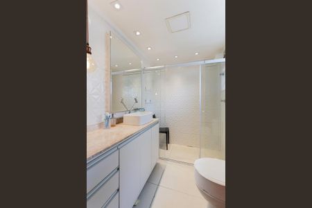 Apartamento para alugar com 90m², 3 quartos e 1 vaga Apartamento para alugar com 90m², 3 quartos e 1 vagaBanheiro da suíte