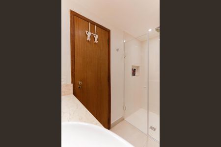 Apartamento para alugar com 90m², 3 quartos e 1 vaga Apartamento para alugar com 90m², 3 quartos e 1 vagaBanheiro social