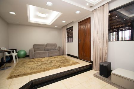 Casa para alugar com 300m², 4 quartos e 4 vagas Casa para alugar com 300m², 4 quartos e 4 vagasSala 1