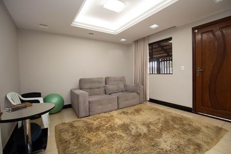 Casa para alugar com 300m², 4 quartos e 4 vagas Casa para alugar com 300m², 4 quartos e 4 vagasSala 1