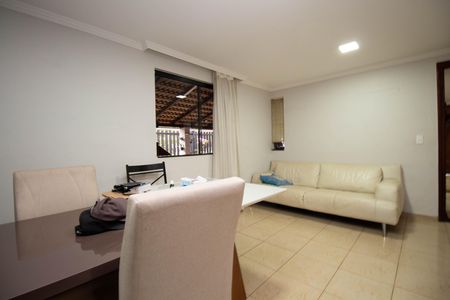 Casa para alugar com 300m², 4 quartos e 4 vagas Casa para alugar com 300m², 4 quartos e 4 vagasEscritório