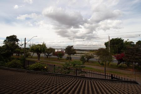 Casa para alugar com 300m², 4 quartos e 4 vagas Casa para alugar com 300m², 4 quartos e 4 vagasVista