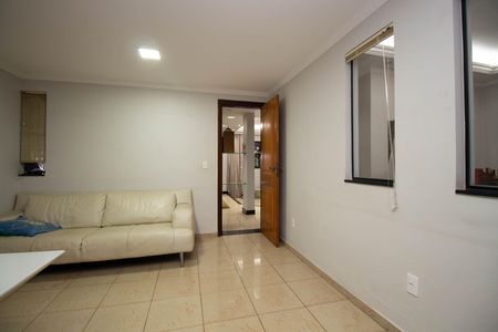 Casa para alugar com 300m², 4 quartos e 4 vagas Casa para alugar com 300m², 4 quartos e 4 vagasEscritório