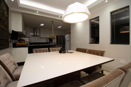 Casa para alugar com 300m², 4 quartos e 4 vagas Casa para alugar com 300m², 4 quartos e 4 vagasSala 2