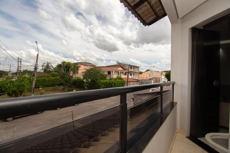 Casa para alugar com 300m², 4 quartos e 4 vagas Casa para alugar com 300m², 4 quartos e 4 vagasSacada