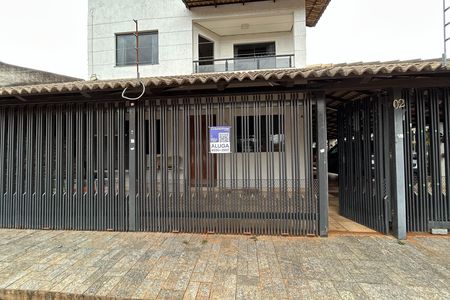 Casa para alugar com 300m², 4 quartos e 4 vagas Casa para alugar com 300m², 4 quartos e 4 vagasFachada