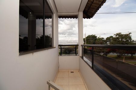 Casa para alugar com 300m², 4 quartos e 4 vagas Casa para alugar com 300m², 4 quartos e 4 vagasSacada
